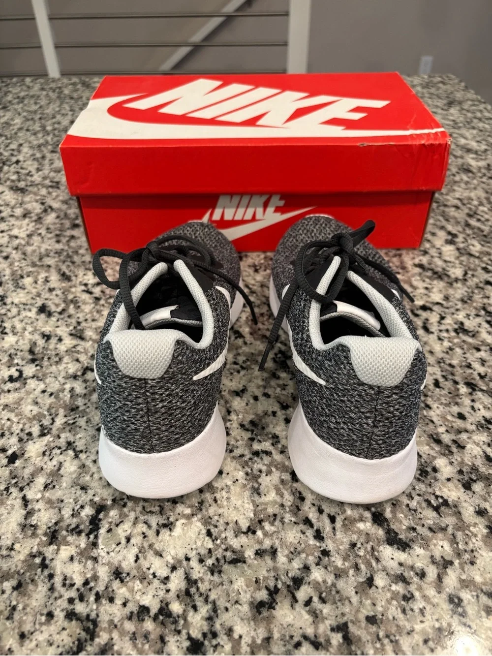 Nike woman tanjun